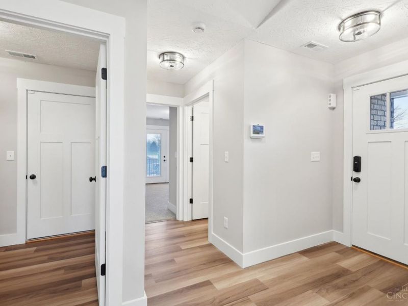 5017 Waterford Lane, Middletown, OH 45042 Photo 4