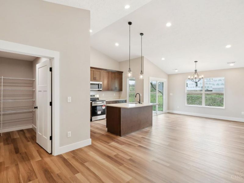 5017 Waterford Lane, Middletown, OH 45042 Photo 8