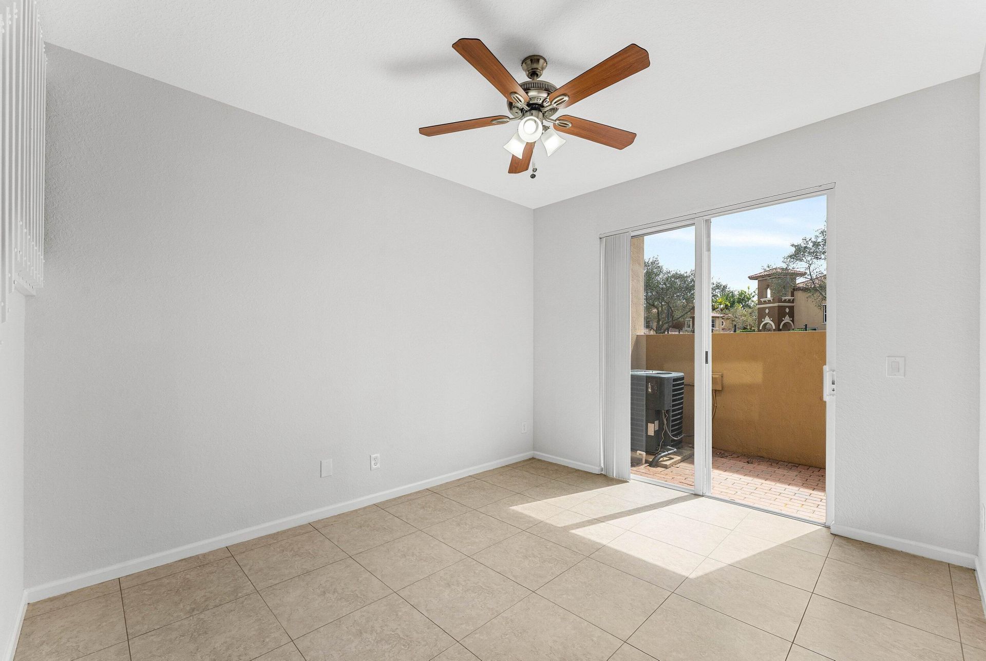6515 Diamond Springs Terrace, Unit 2404, West Palm Beach, FL 33411 Photo