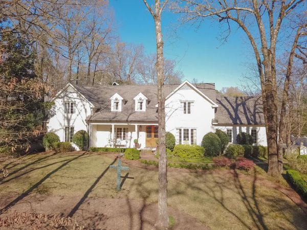 1506 Hickory Ln, Columbus, MS 39705