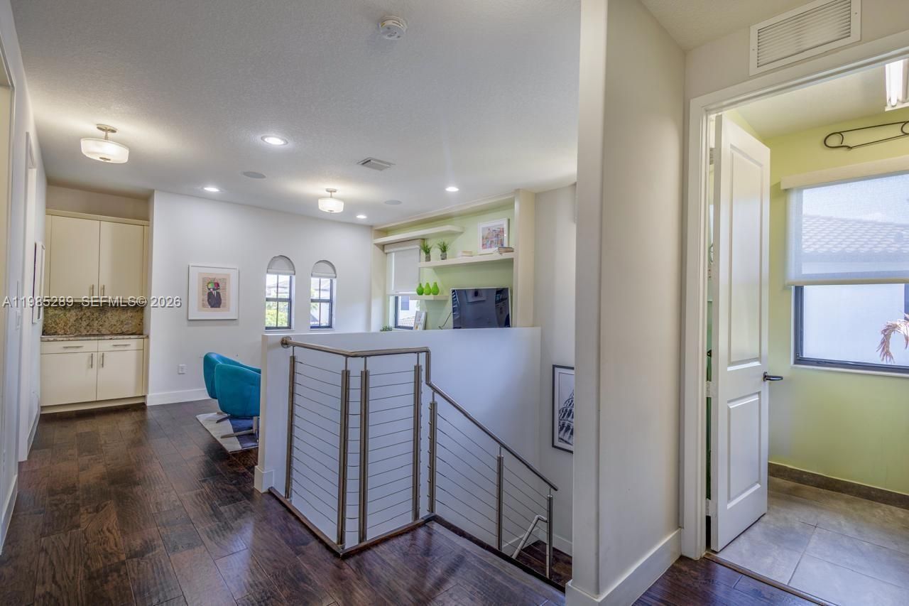 9602 W 35th Ln , Hialeah, FL 33018 Photo