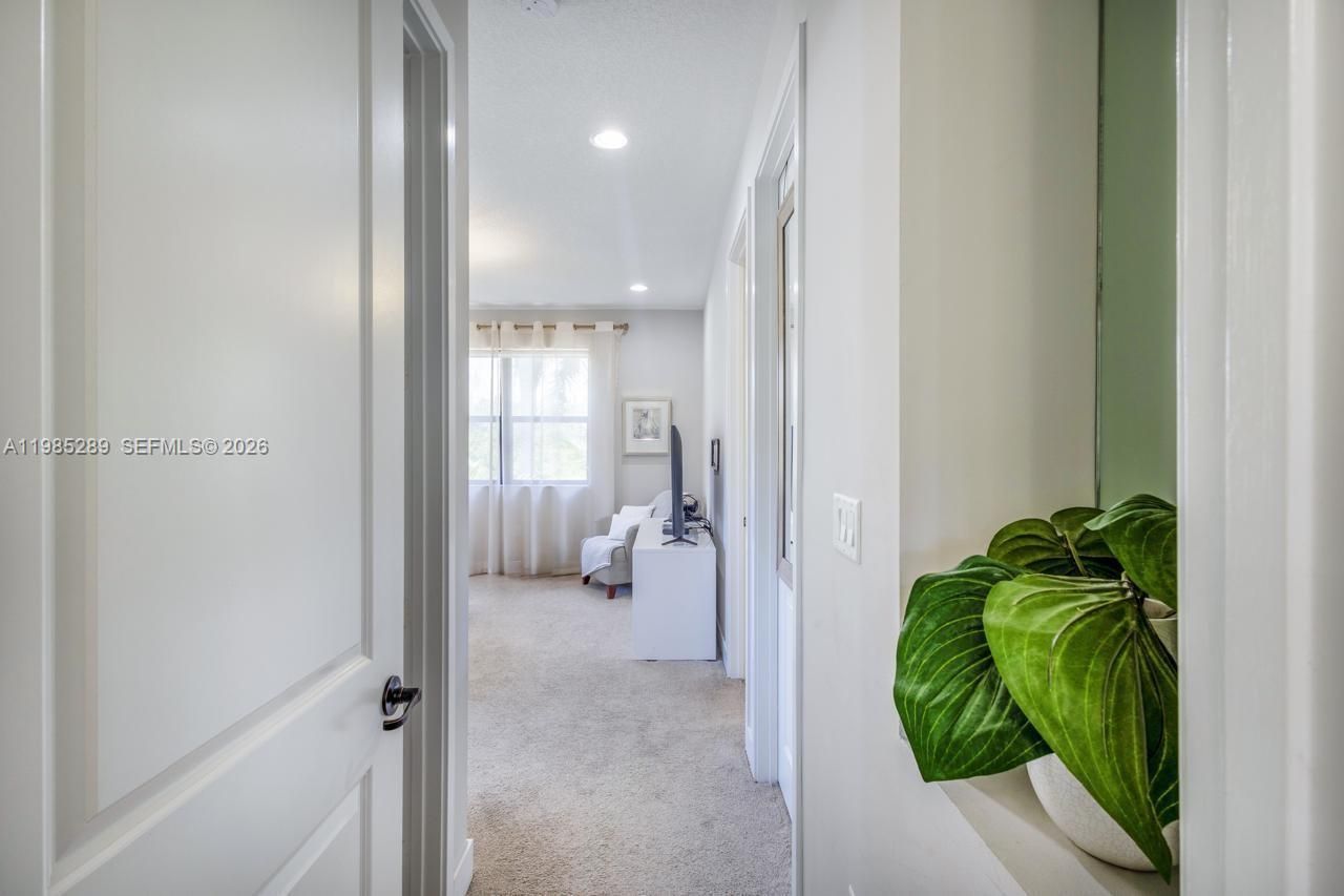 9602 W 35th Ln , Hialeah, FL 33018 Photo