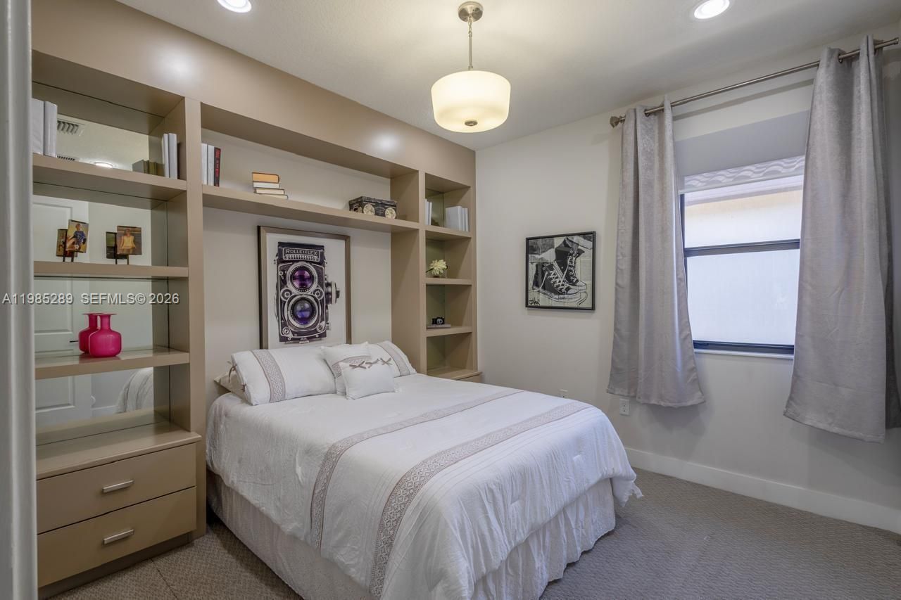 9602 W 35th Ln , Hialeah, FL 33018 Photo