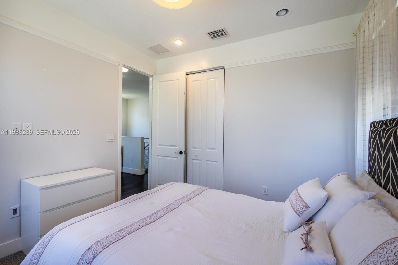 9602 W 35th Ln , Hialeah, FL 33018 Photo