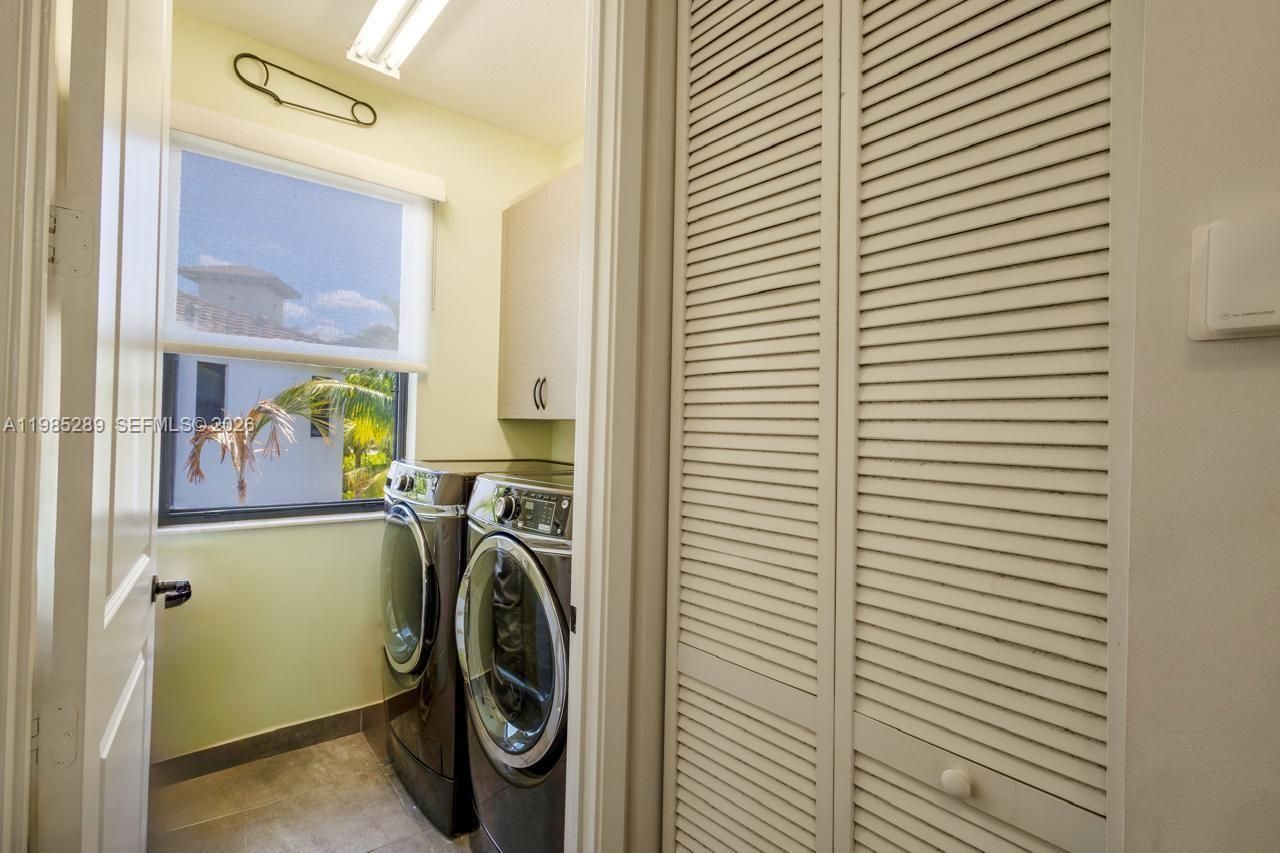 9602 W 35th Ln , Hialeah, FL 33018 Photo