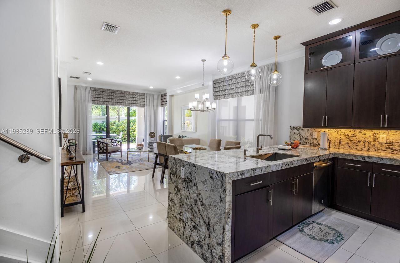 9602 W 35th Ln , Hialeah, FL 33018 Photo