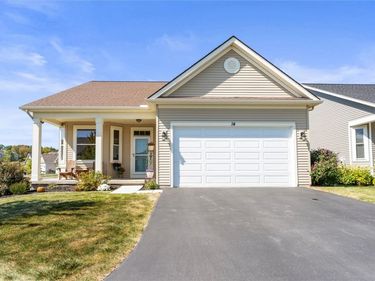 14 Thompson Lane, Canandaigua, NY 14424