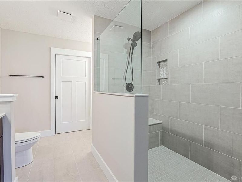 5017 Waterford Lane, Middletown, OH 45042 Photo 21