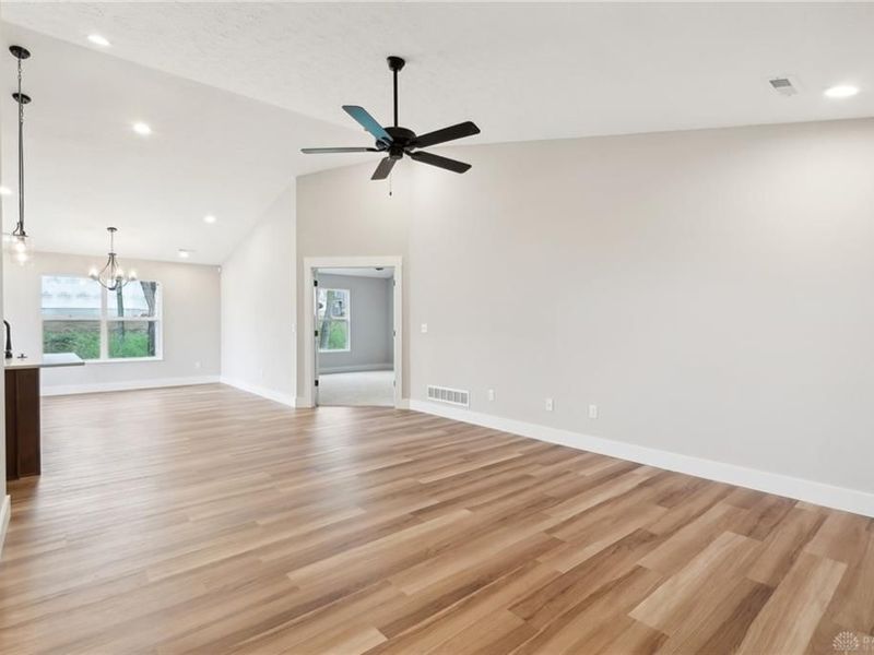 5017 Waterford Lane, Middletown, OH 45042 Photo 6