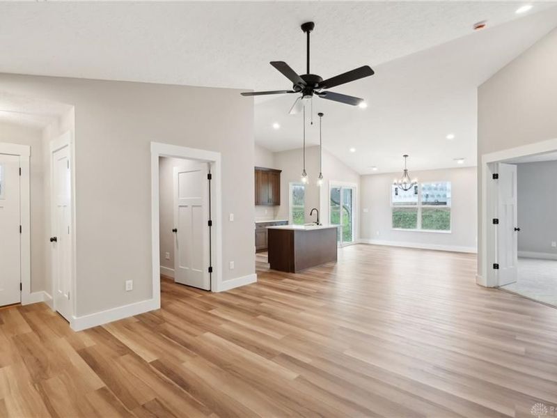 5017 Waterford Lane, Middletown, OH 45042 Photo 7