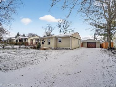 5357 Military Avenue, Brighton Twp, MI 48116