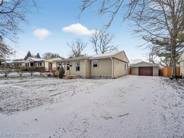 5357 Military Avenue, Brighton Twp, MI 48116