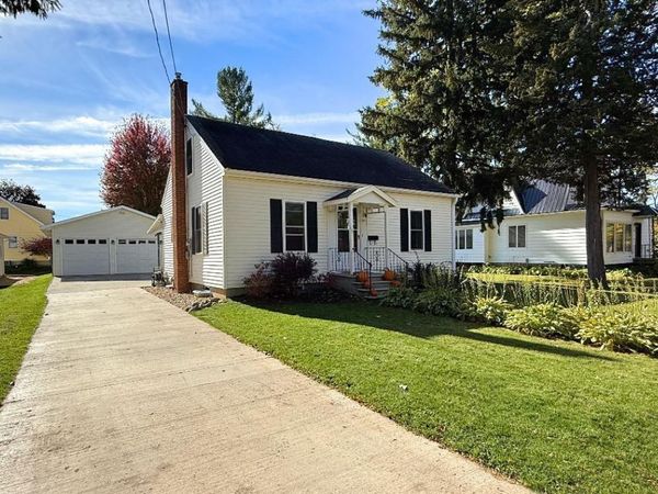 115 E GRISWOLD STREET, Ripon, WI 54971