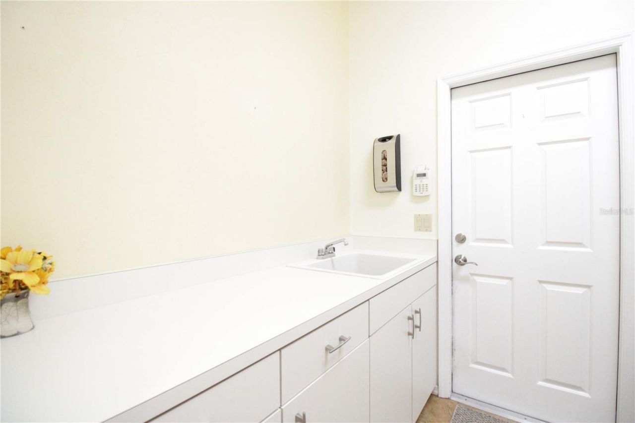 5717 NW 43rd Road, Gainesville, FL 32606 Photo