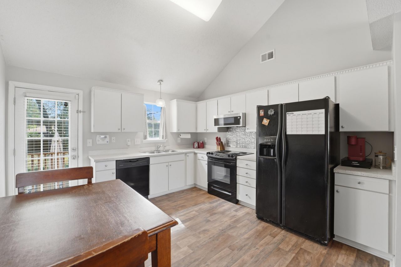 1315 Camp Road Photo 10