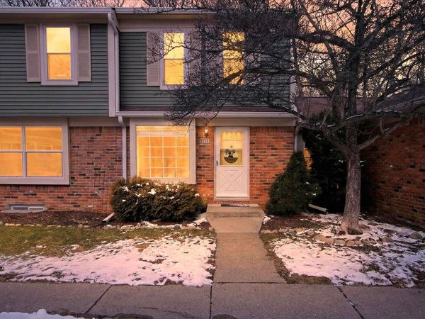 2933 E Whittier Court, Ann Arbor, MI 48104