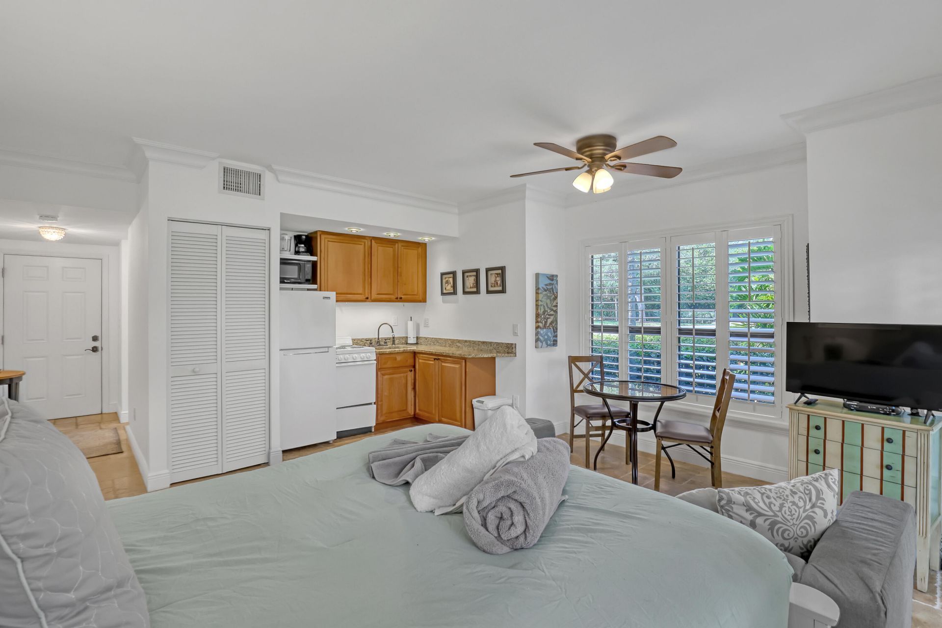 11863 Wimbledon Circle, Unit 408, Wellington, FL 33414 Photo