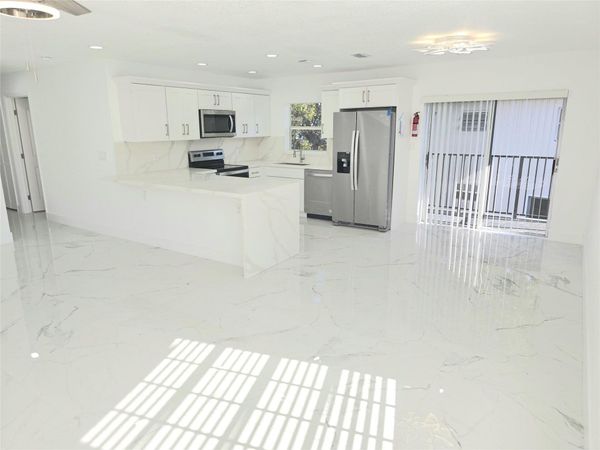 1848 NW 55th Avenue, Unit 4x, Lauderhill, FL 33313