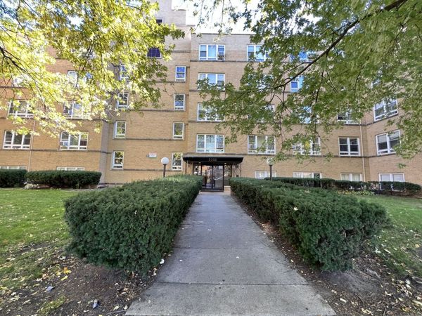 5335 N California Avenue , Unit 203, Chicago, IL 60625