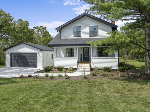 300 Geneva Road , Glen Ellyn, IL 60137