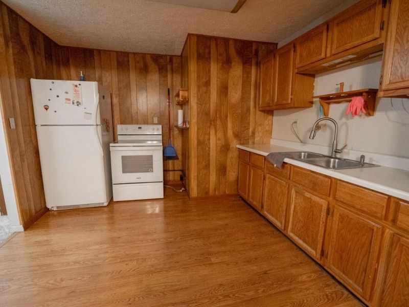 426 Moore Avenue , Bellevue, OH 44811 Photo 13