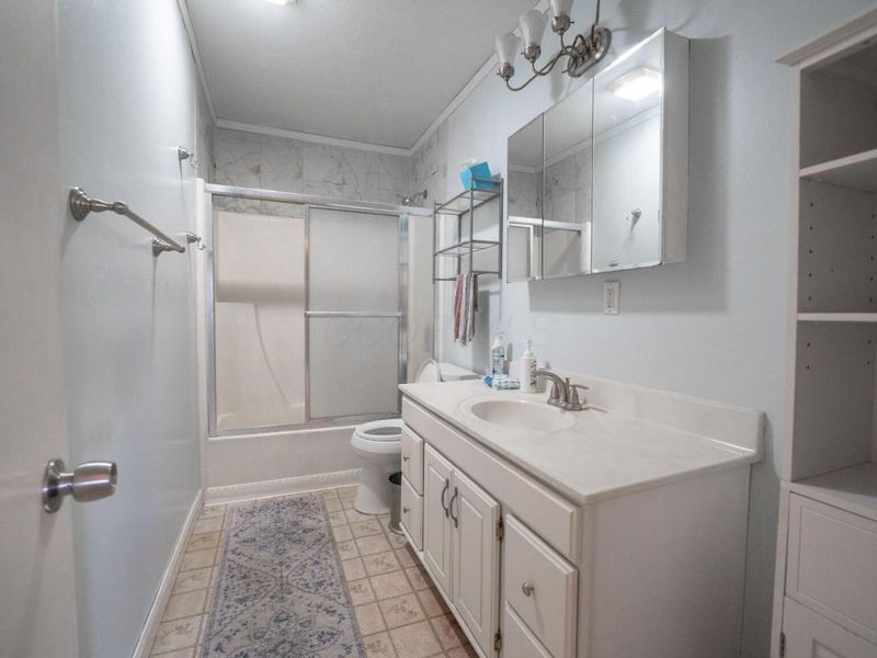 426 Moore Avenue , Bellevue, OH 44811 Photo 5