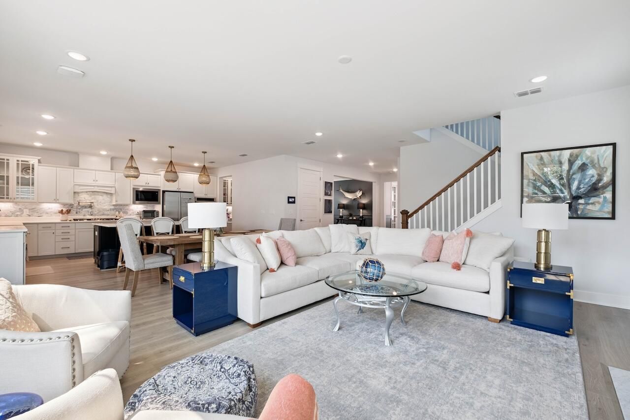 1684 Farmers Way Photo 12