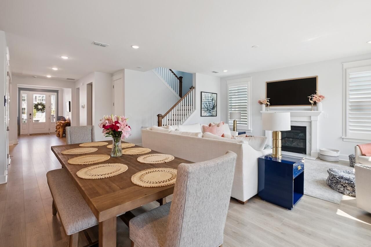 1684 Farmers Way Photo 13