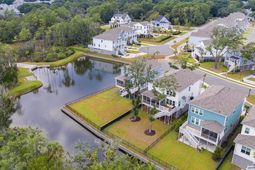 1684 Farmers Way photo 4