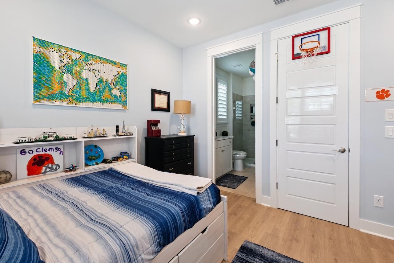 1684 Farmers Way Photo 36