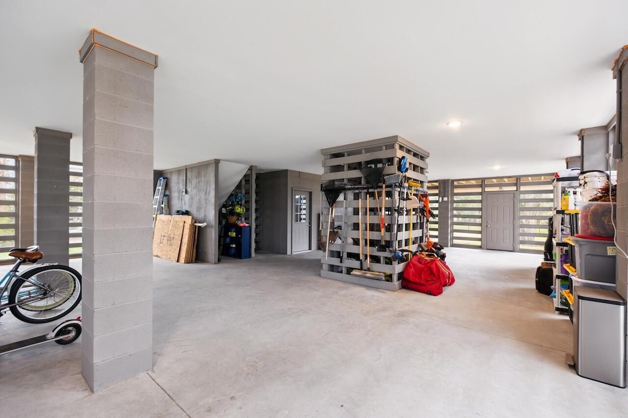 1684 Farmers Way Photo 39