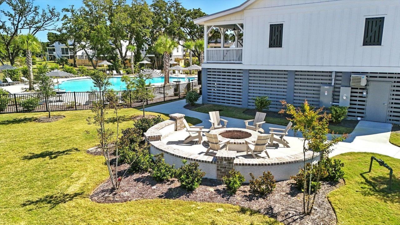 1684 Farmers Way Photo 51