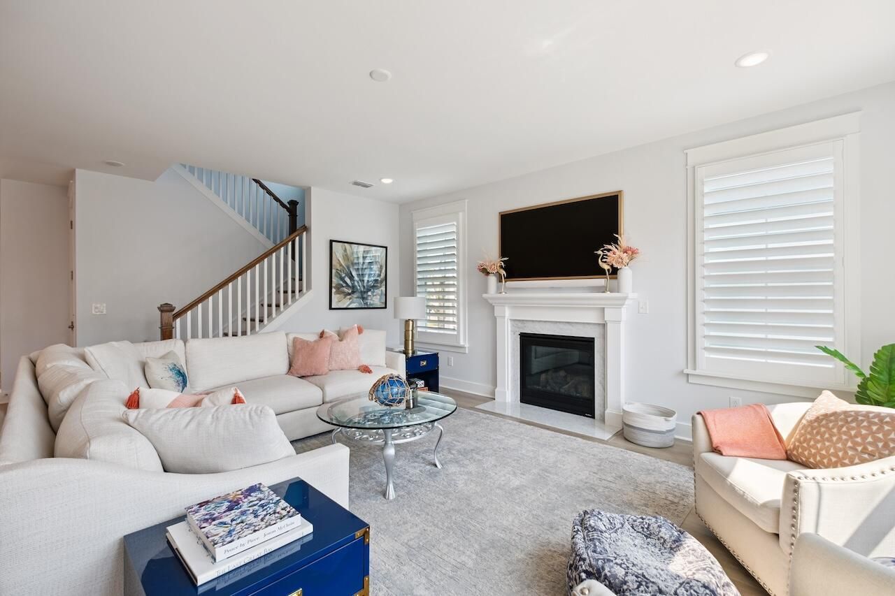 1684 Farmers Way Photo 9