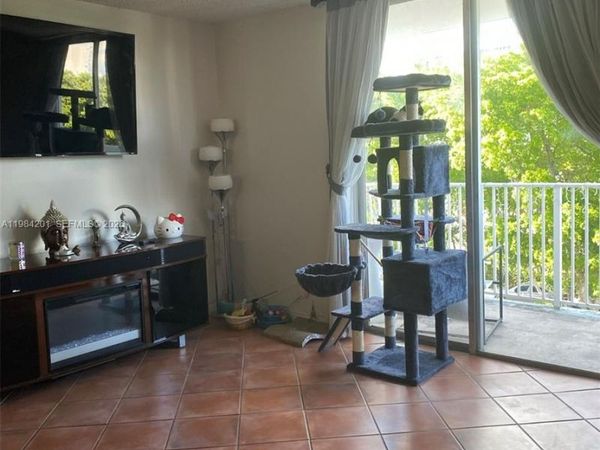 1801 S Treasure Dr , Unit 414, North Bay Village, FL 33141