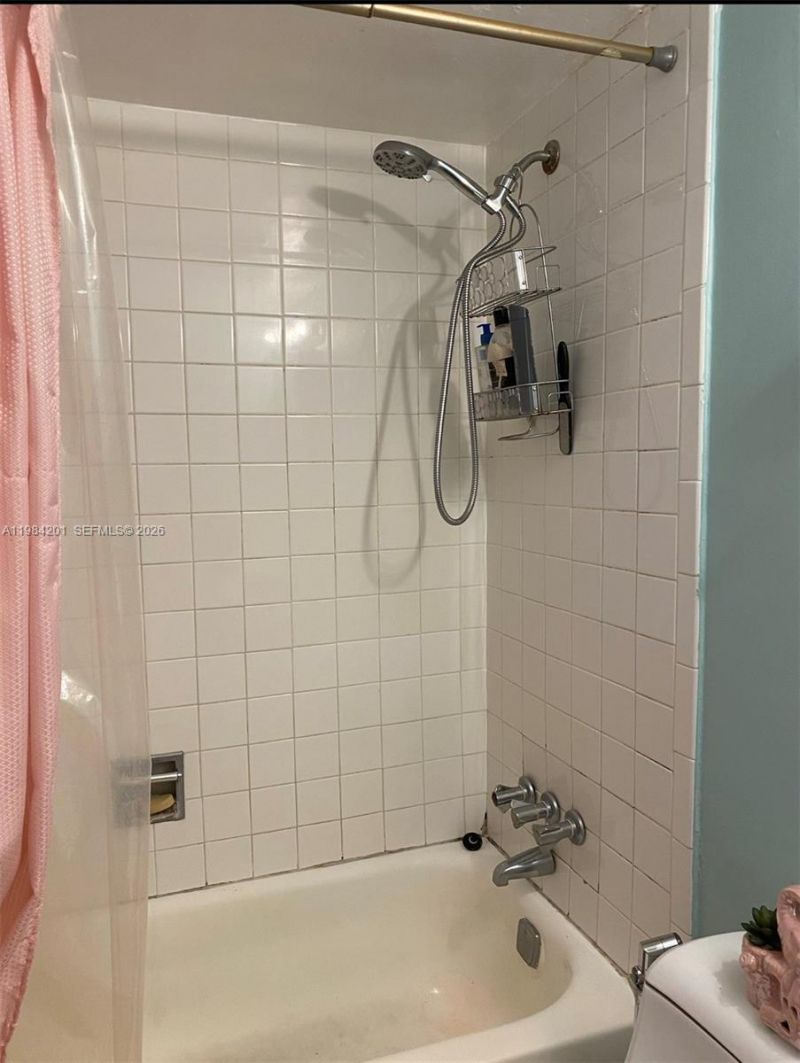 1801 S Treasure Dr , Unit 414, North Bay Village, FL 33141 Photo