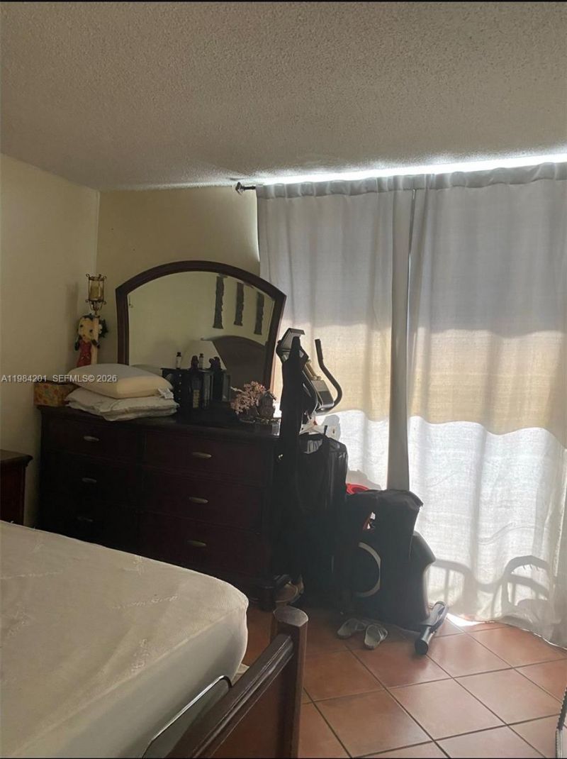 1801 S Treasure Dr, Unit 414, North Bay Village, FL 33141 Photo