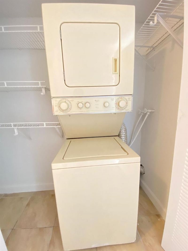 8290 Lake Dr, Unit 449, Doral, FL 33166 Photo