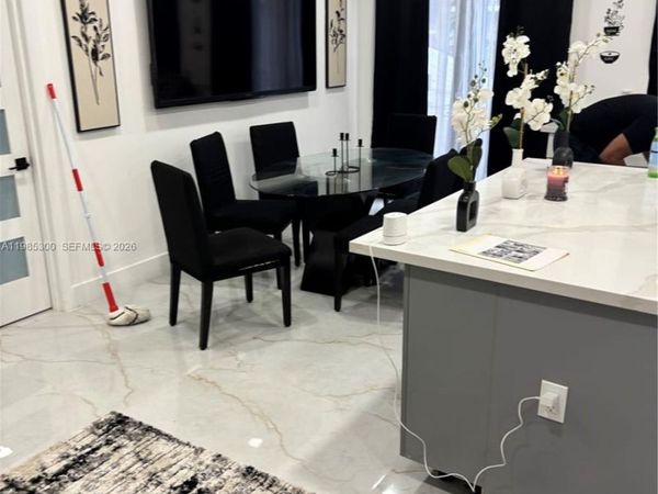 666 NE 164th Ter , Miami, FL 33162