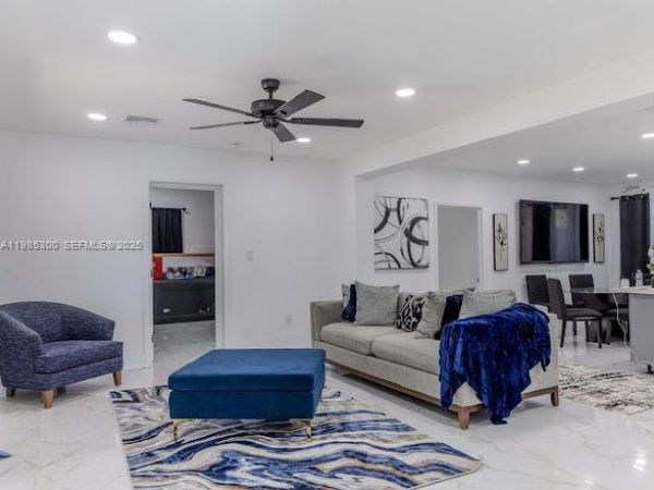 666 NE 164th Ter, Miami, FL 33162