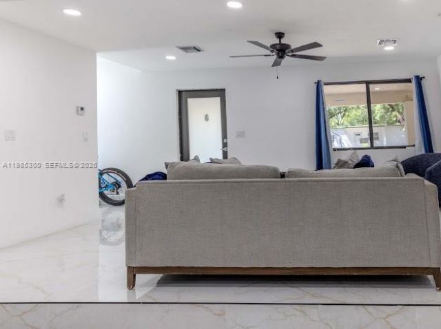 666 NE 164th Ter, Miami, FL 33162 Photo