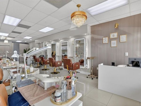 Full Service Beauty Salon on 8 Street, Miami, FL 33184