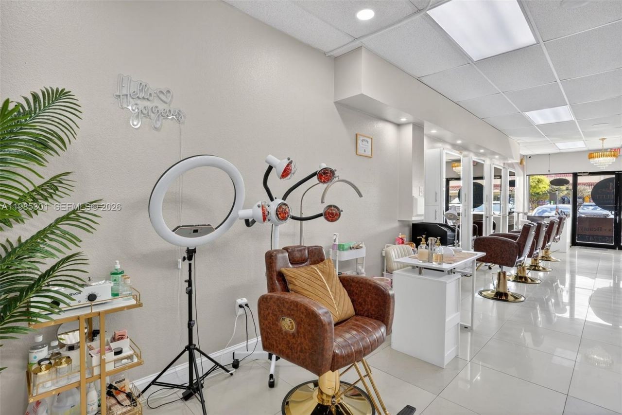 Full Service Beauty Salon On 8 Street, Miami, FL 33184 Photo
