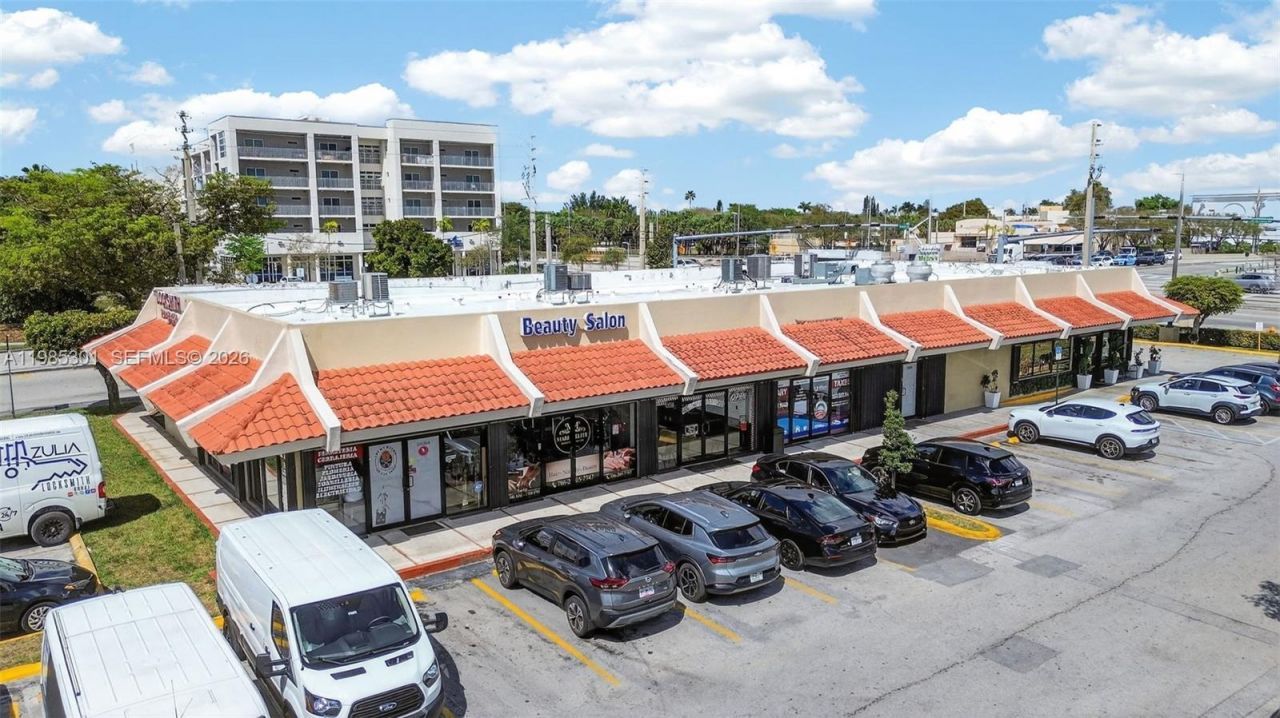 Full Service Beauty Salon On 8 Street, Miami, FL 33184 Photo