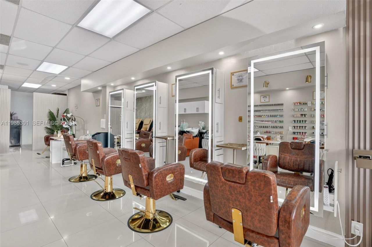 Full Service Beauty Salon On 8 Street, Miami, FL 33184 Photo