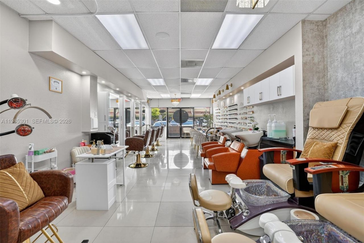 Full Service Beauty Salon On 8 Street, Miami, FL 33184 Photo