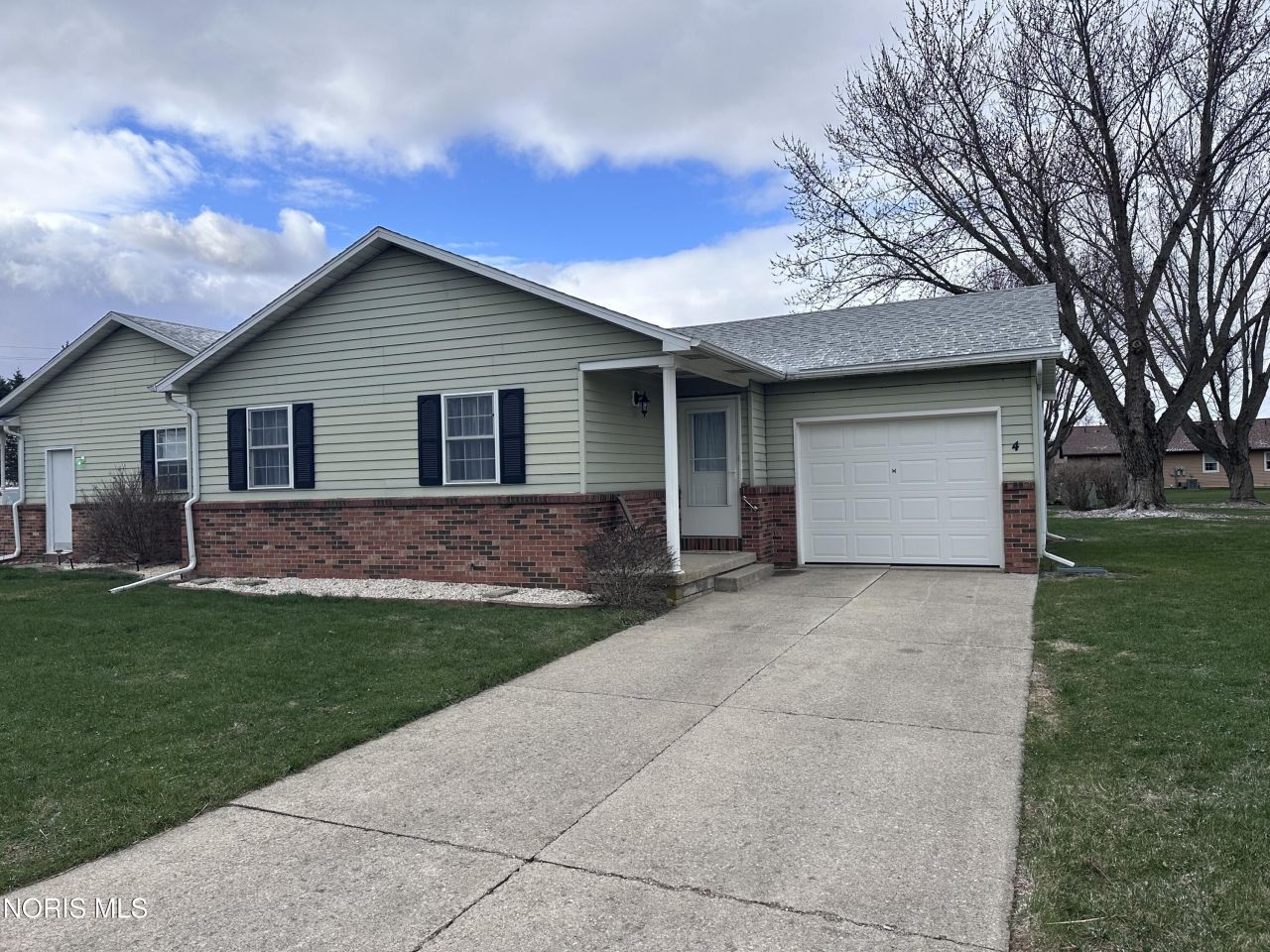 4 Augusta Drive, Bowling Green, OH 43402 Main Photo