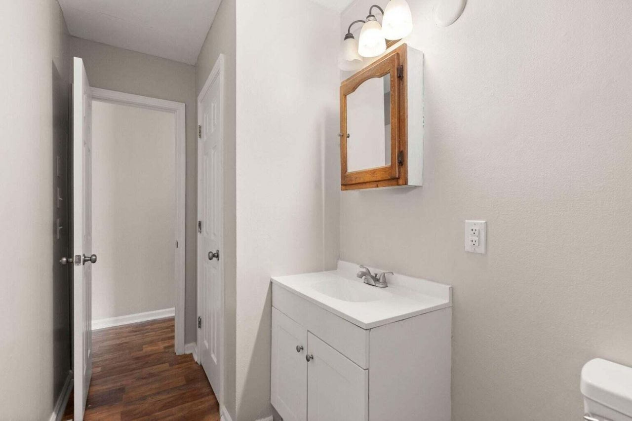 1820 Iris Street Photo 17