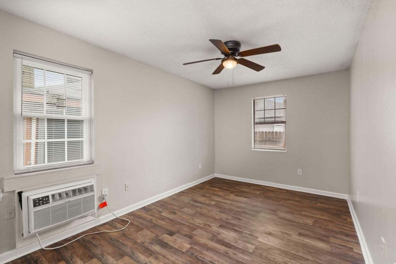 1820 Iris Street Photo 21