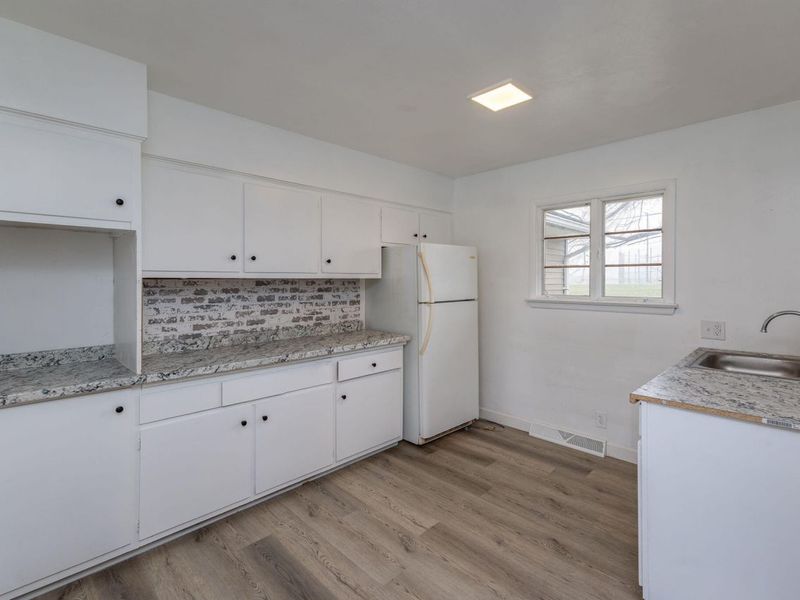 118 Redwood Drive, Greenville, OH 45331 Photo 6