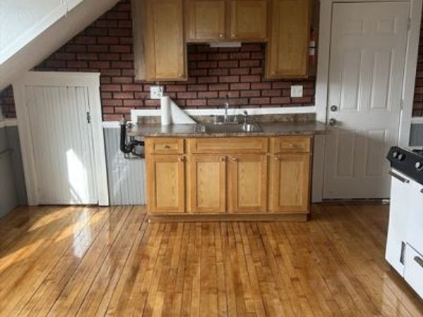 15 Pine Street, Unit 3L, Dudley, MA 01571